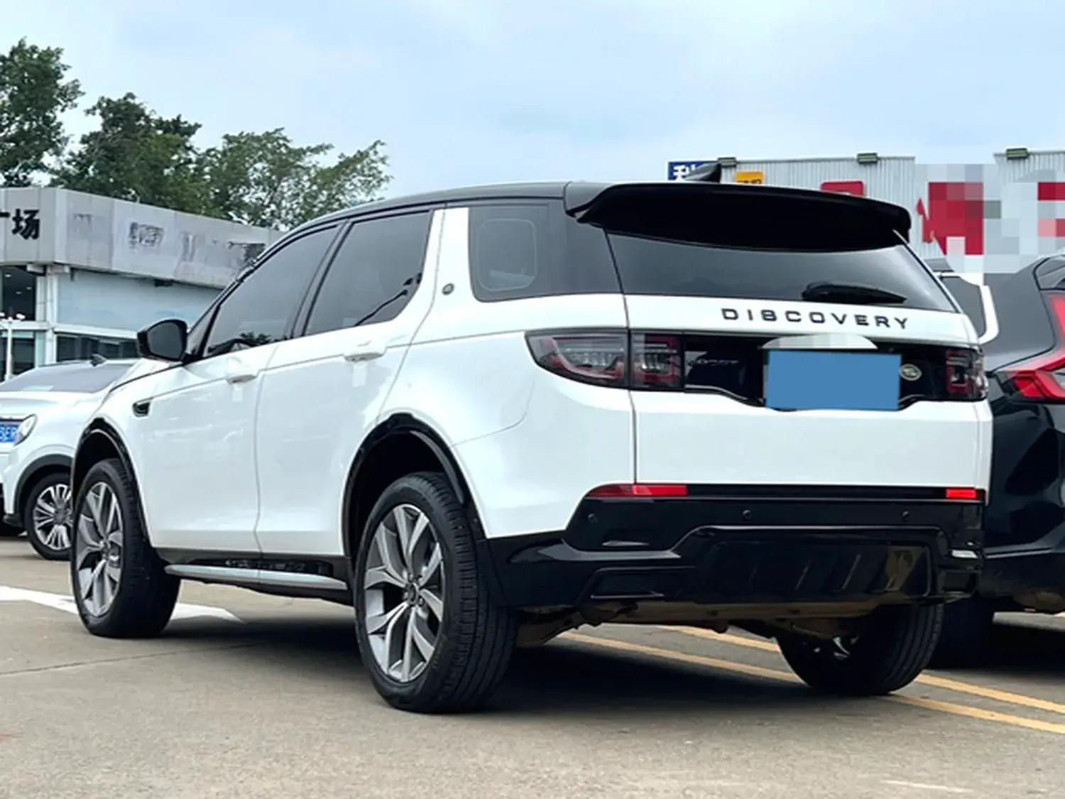 2024 LAND ROVER thumbnail 4