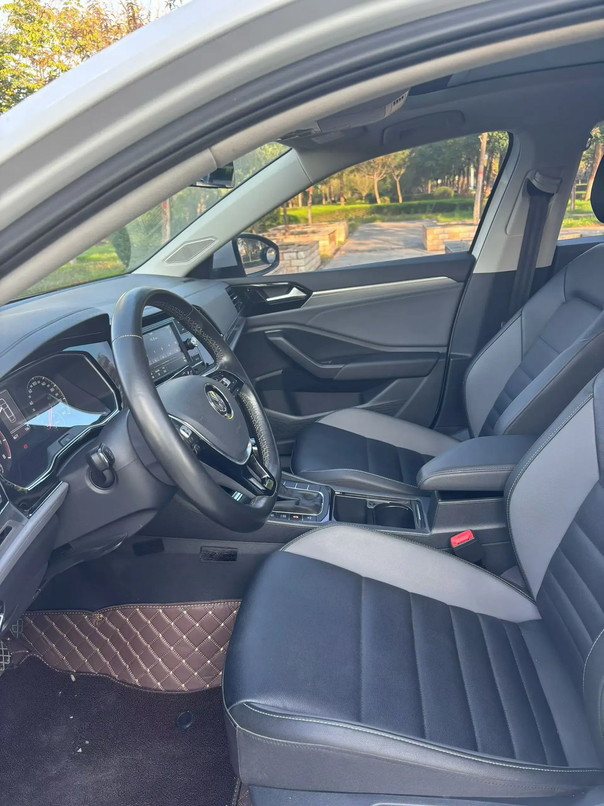 2020 VOLKSWAGEN SAGITAR thumbnail 4