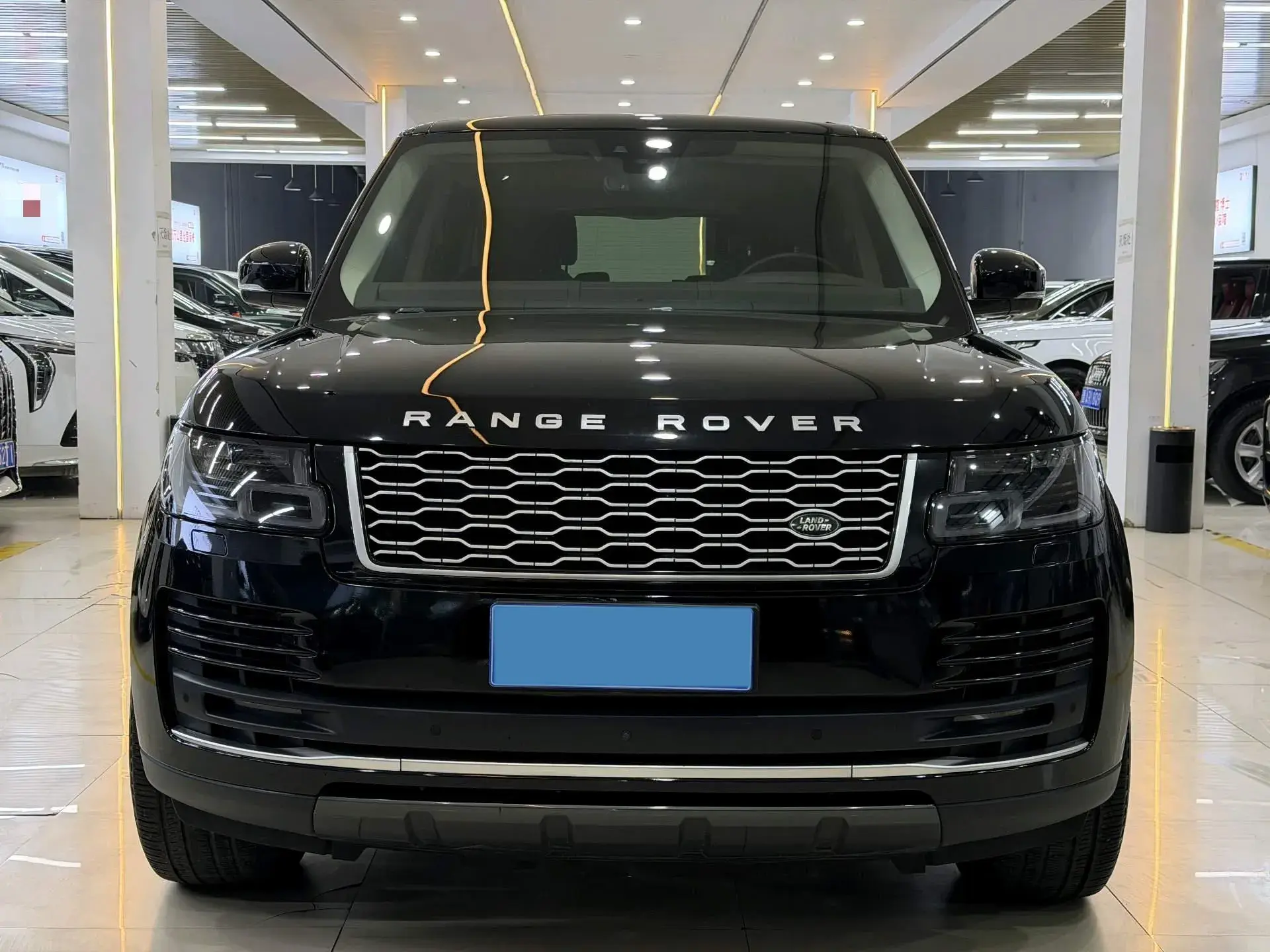 2019 LAND ROVER thumbnail 4