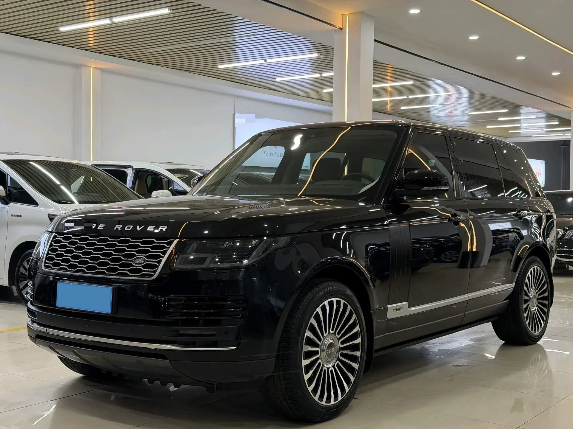 2019 LAND ROVER view 1