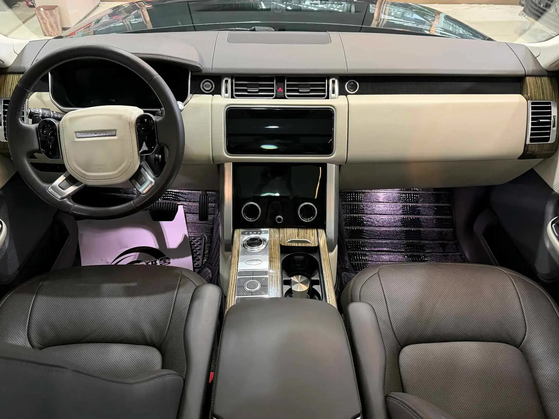 2019 LAND ROVER thumbnail 2