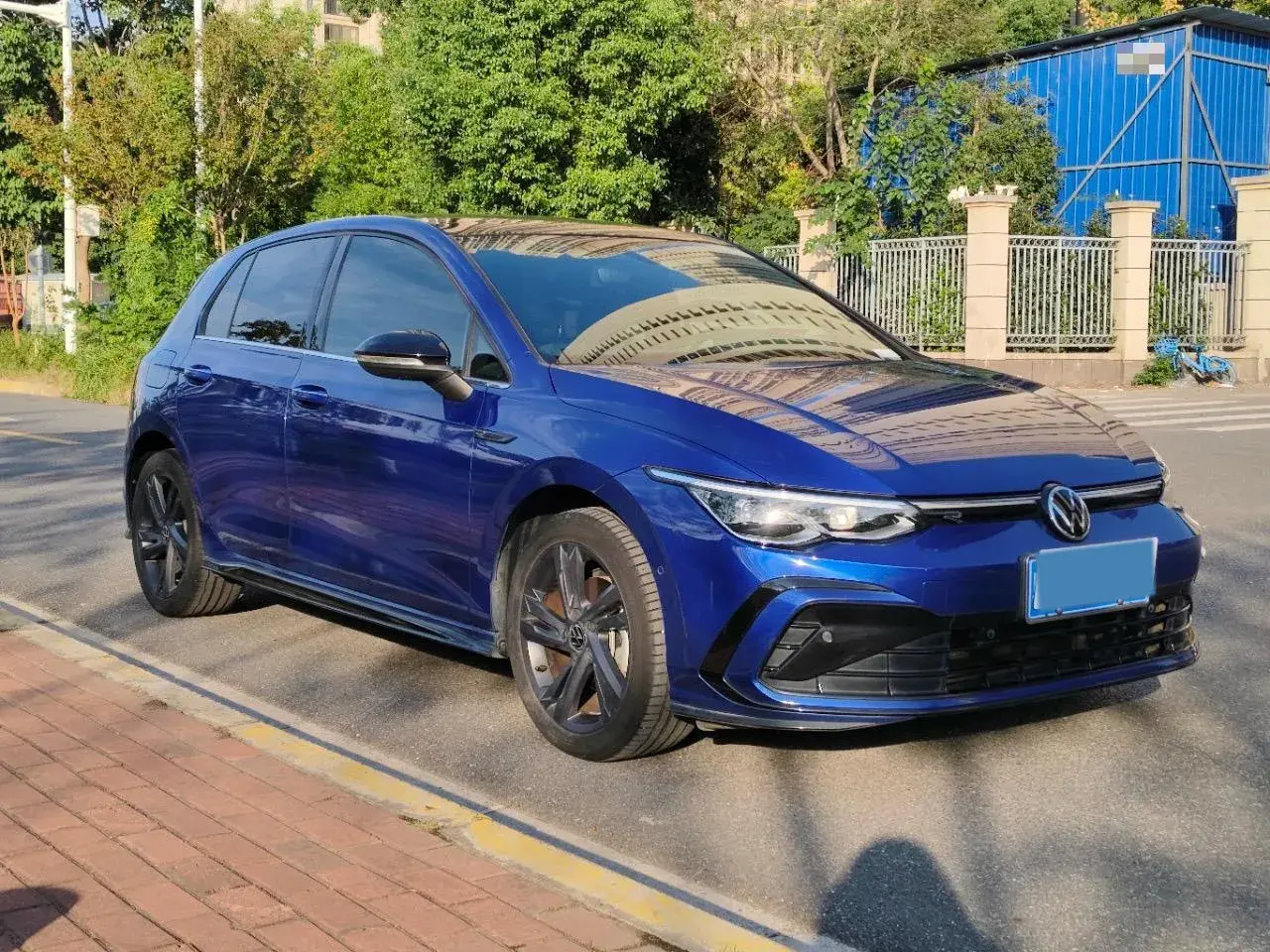 2023 VOLKSWAGEN GOLF thumbnail 3