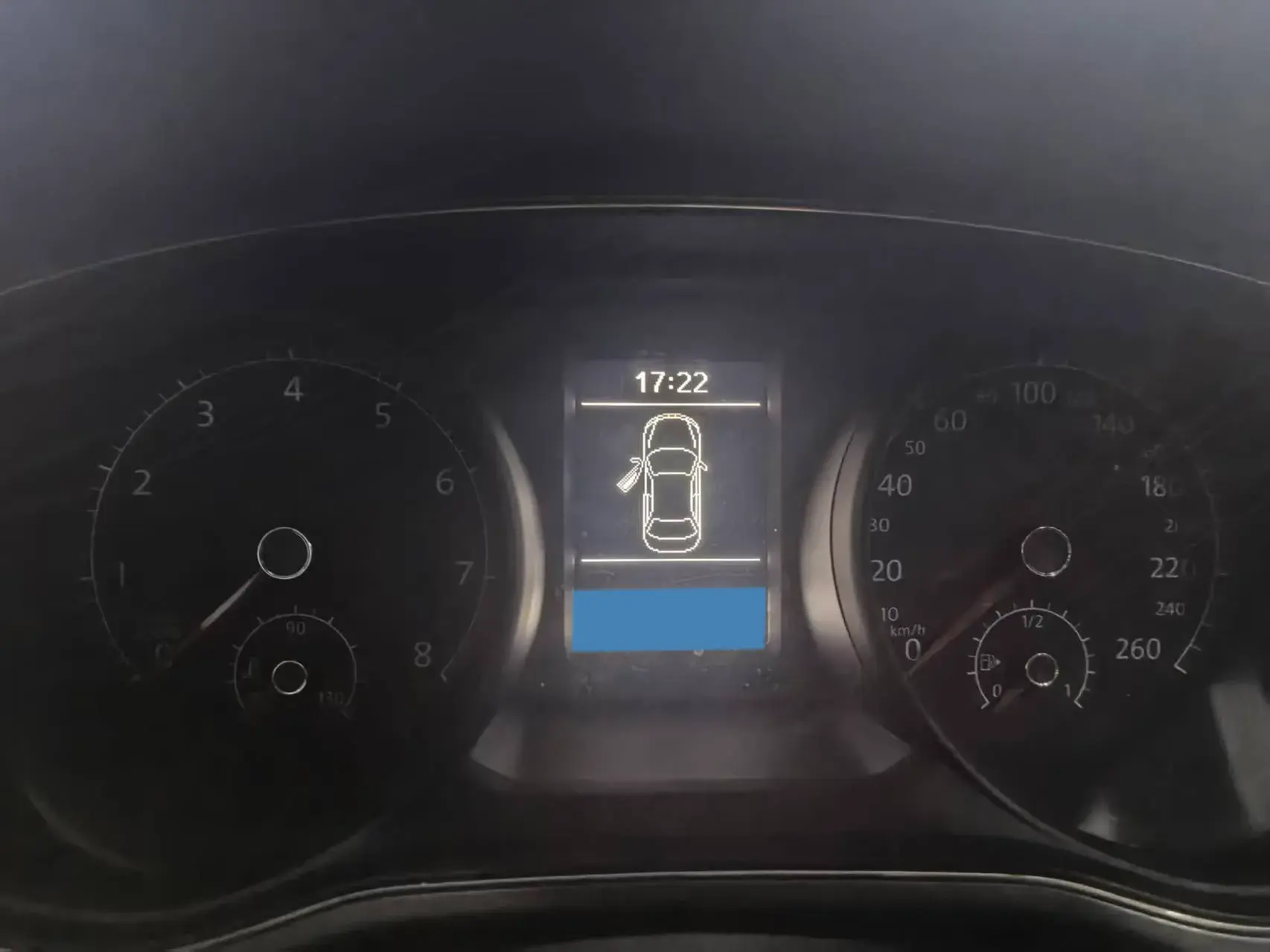 2017 VOLKSWAGEN PASSAT thumbnail 3