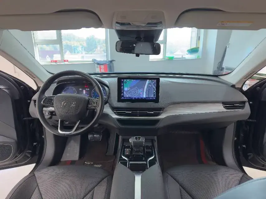 2023 HONGQI E-QM5 thumbnail 4