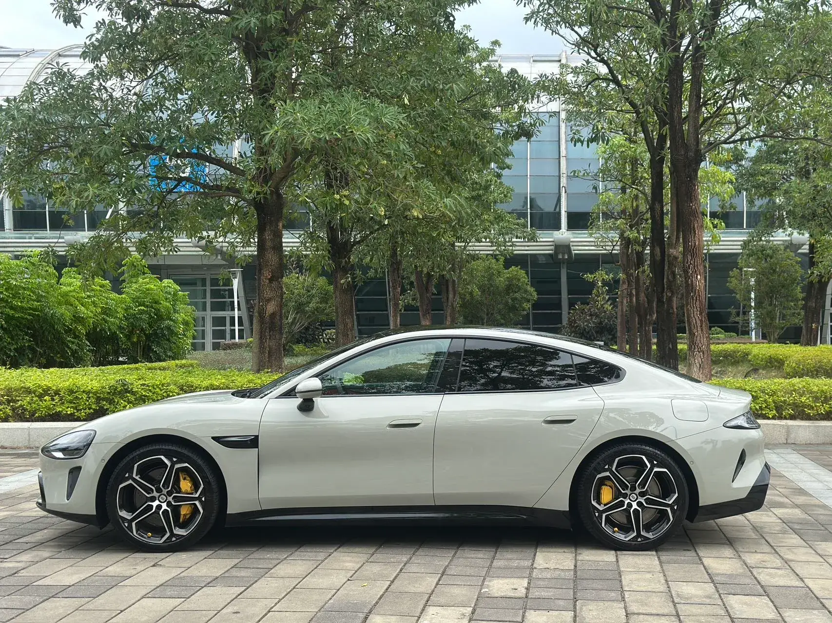 2024 MI SU7 thumbnail 4