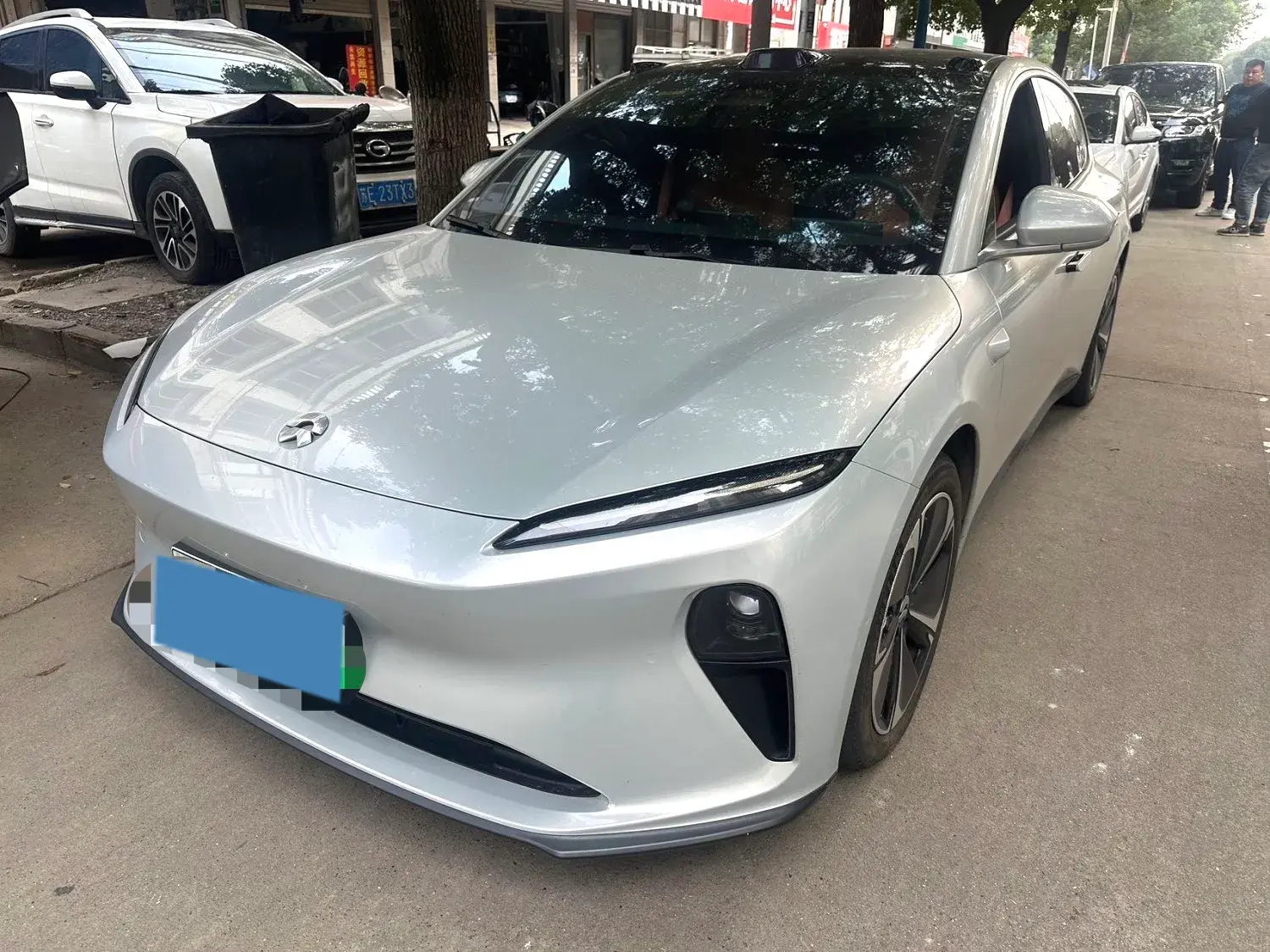 2023 NIO ET5T view 1