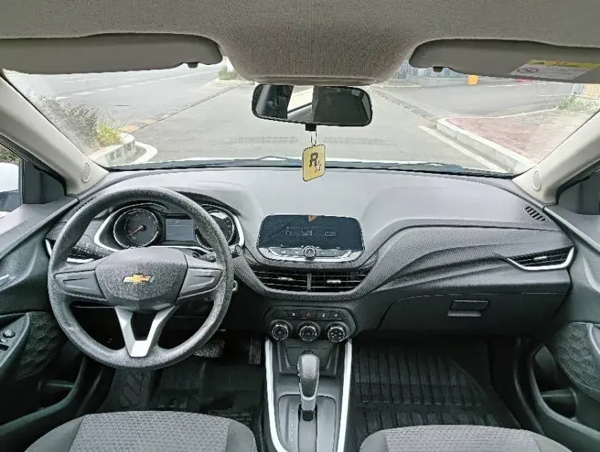 2020 CHEVROLET CAVALIER thumbnail 4