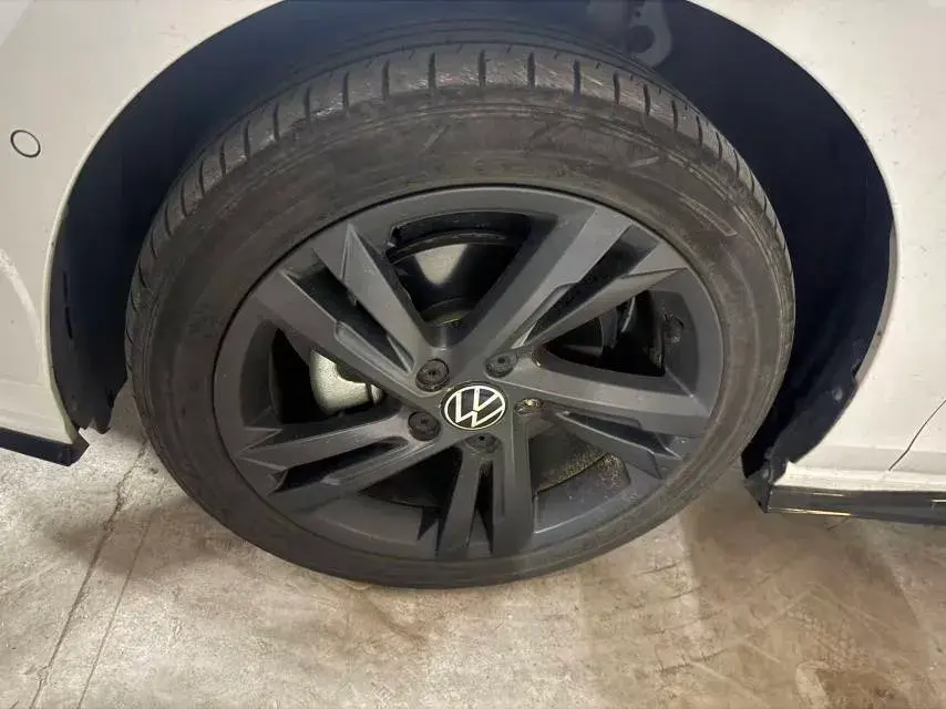 2021 VOLKSWAGEN GOLF thumbnail 3