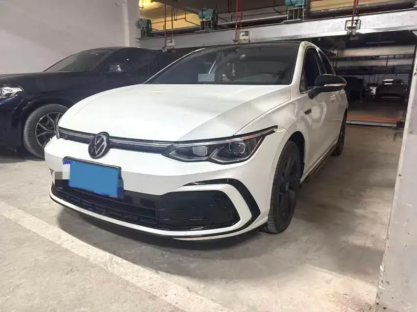 2021 VOLKSWAGEN GOLF view 1