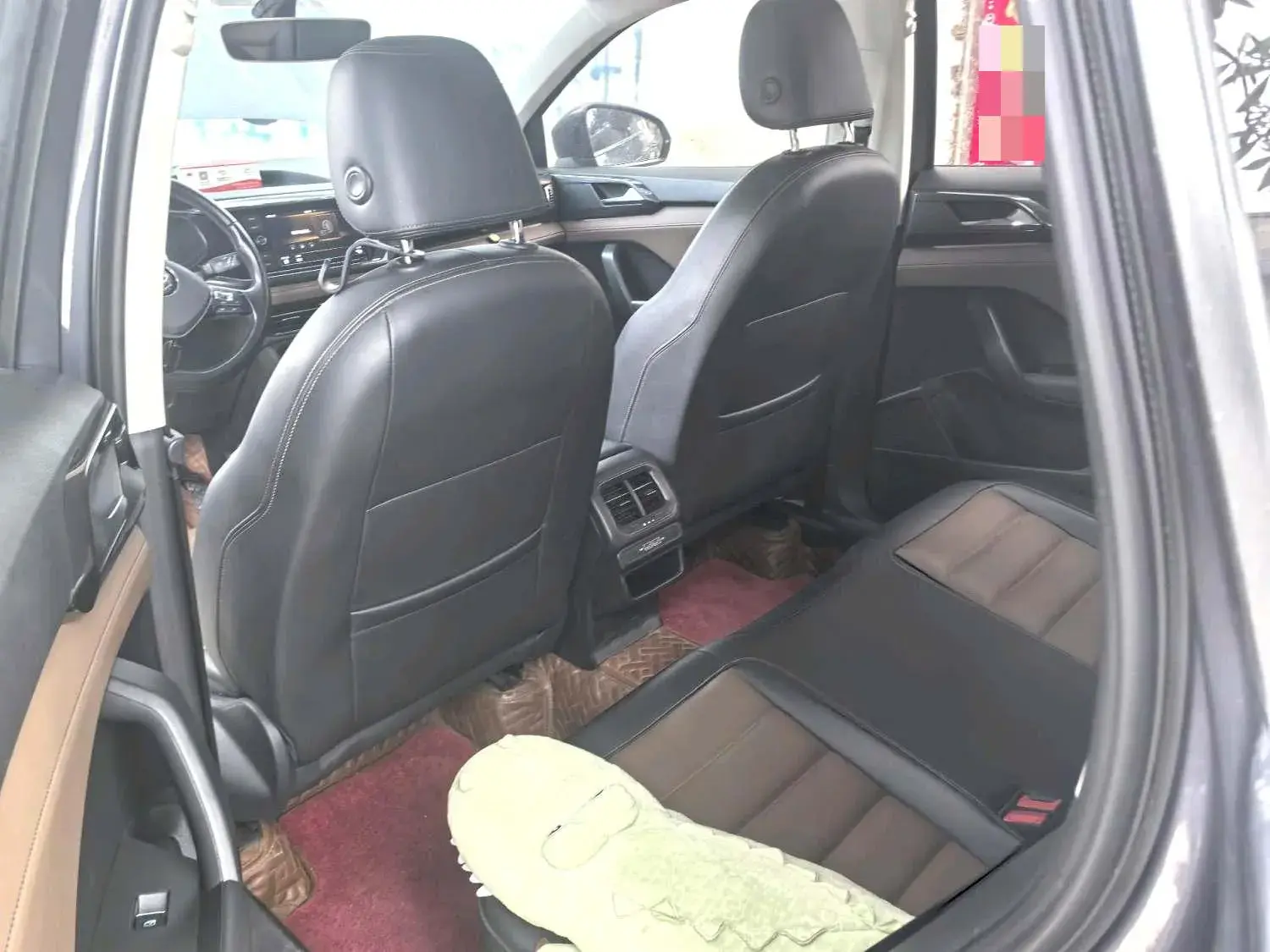 2019 VOLKSWAGEN THARU thumbnail 4