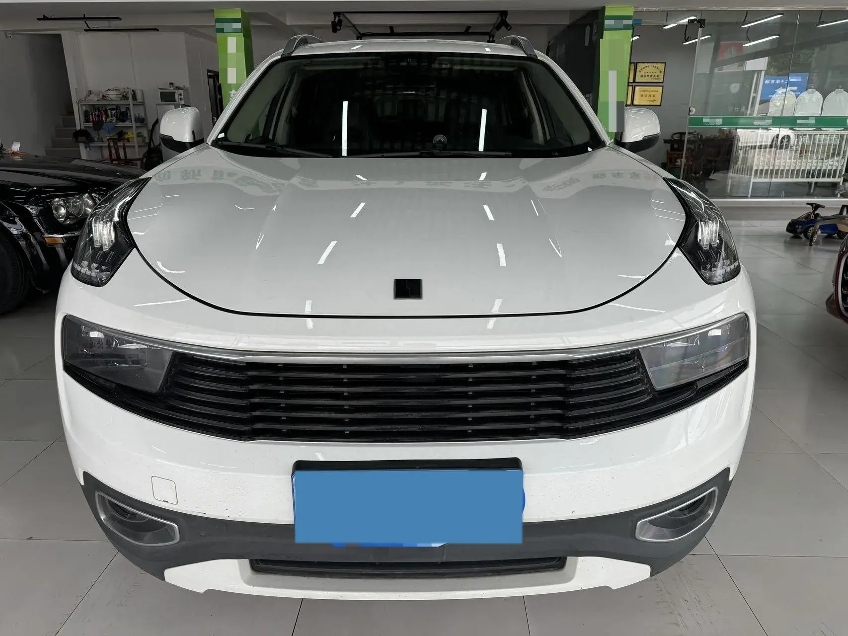 2019 LYNK&CO 01 thumbnail 2