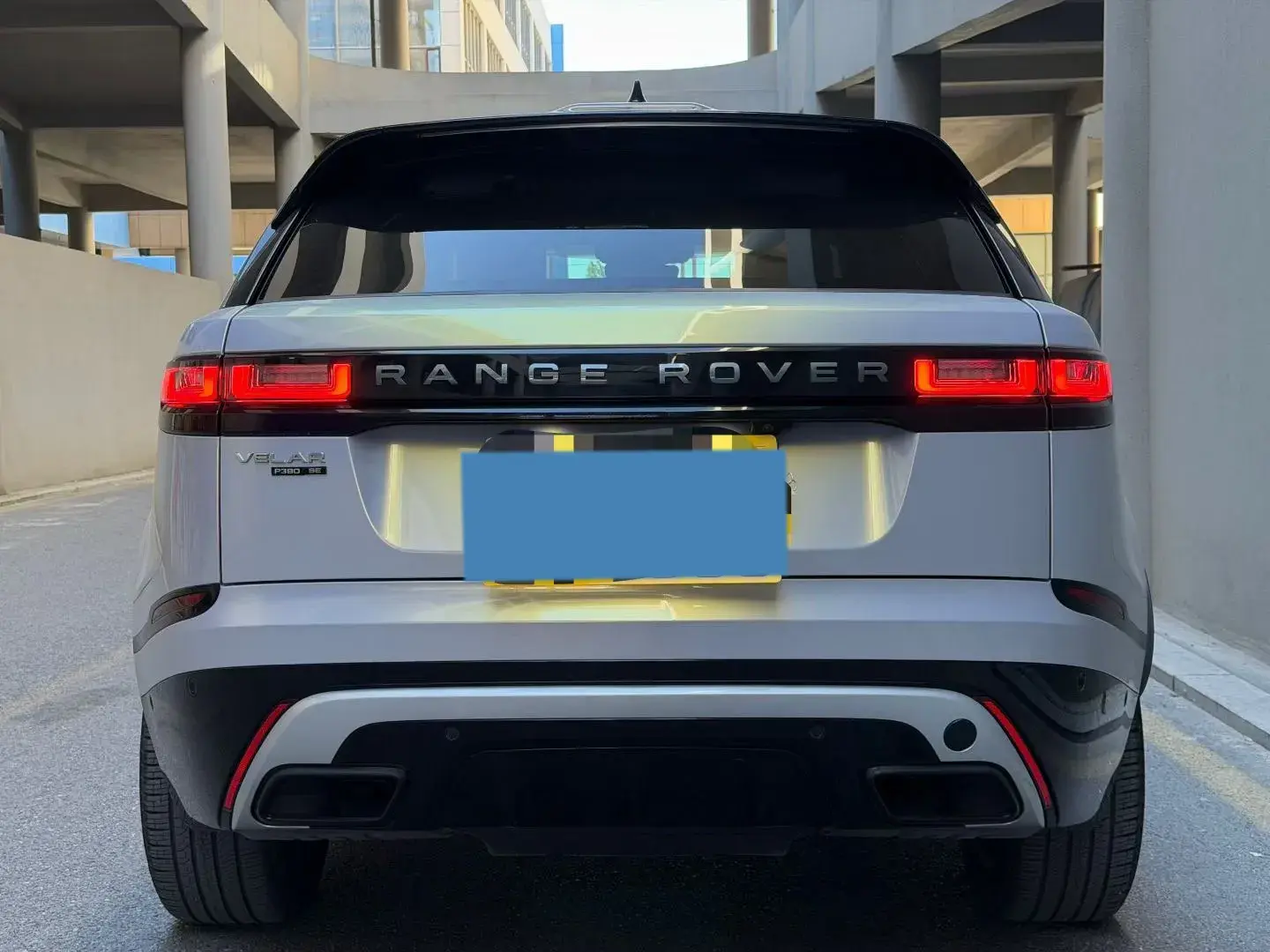 2021 LAND ROVER thumbnail 3