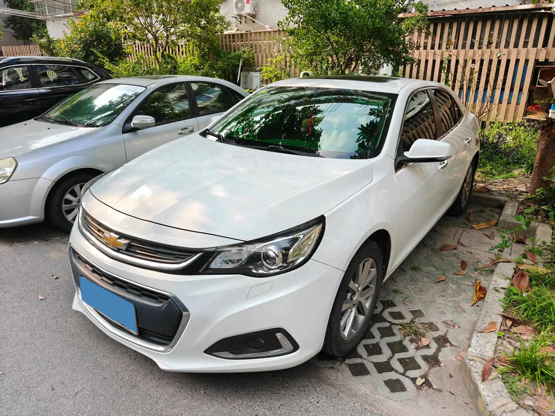 2018 CHEVROLET MALIBU view 1