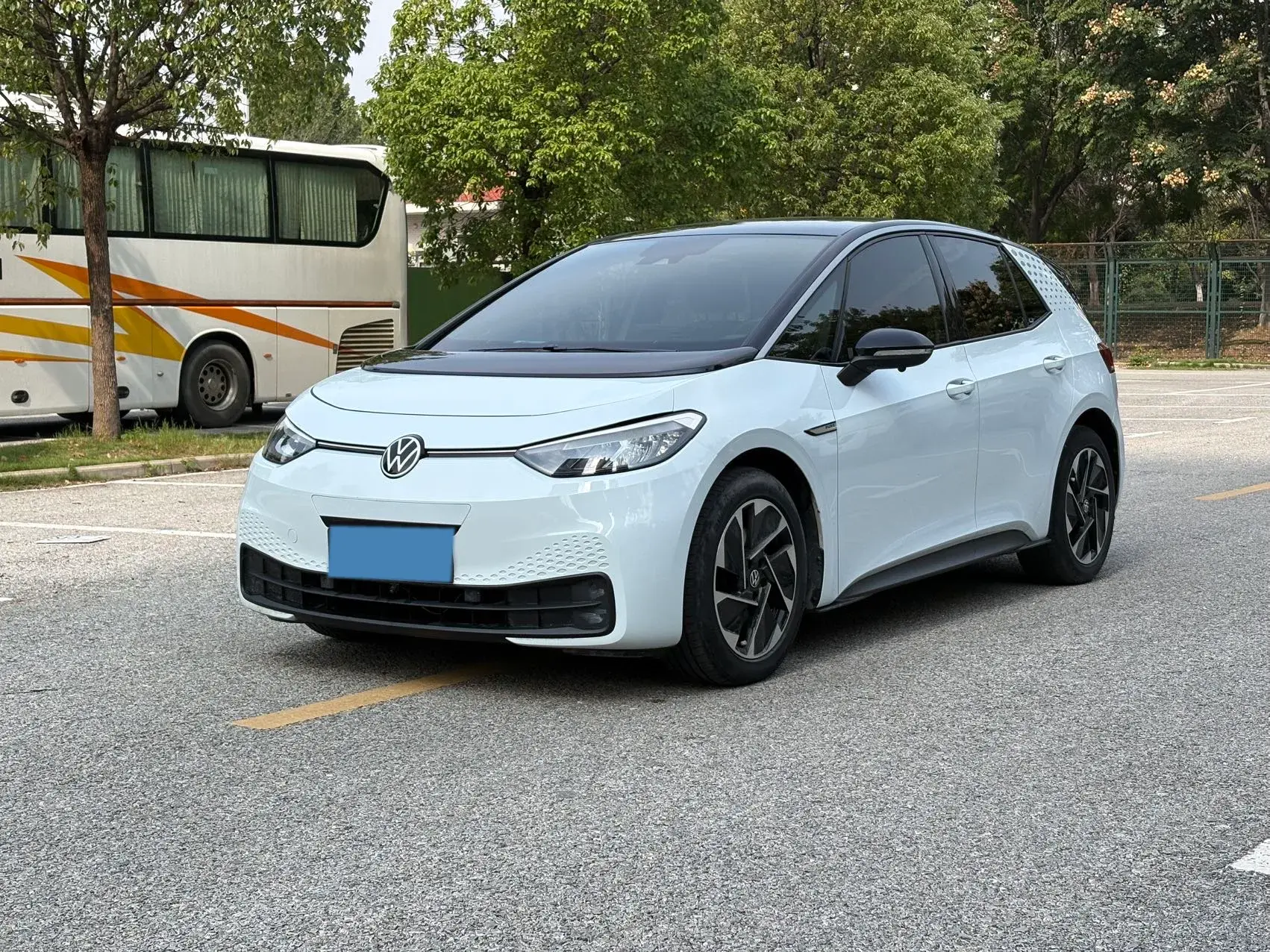 2022 VOLKSWAGEN ID.3 view 1