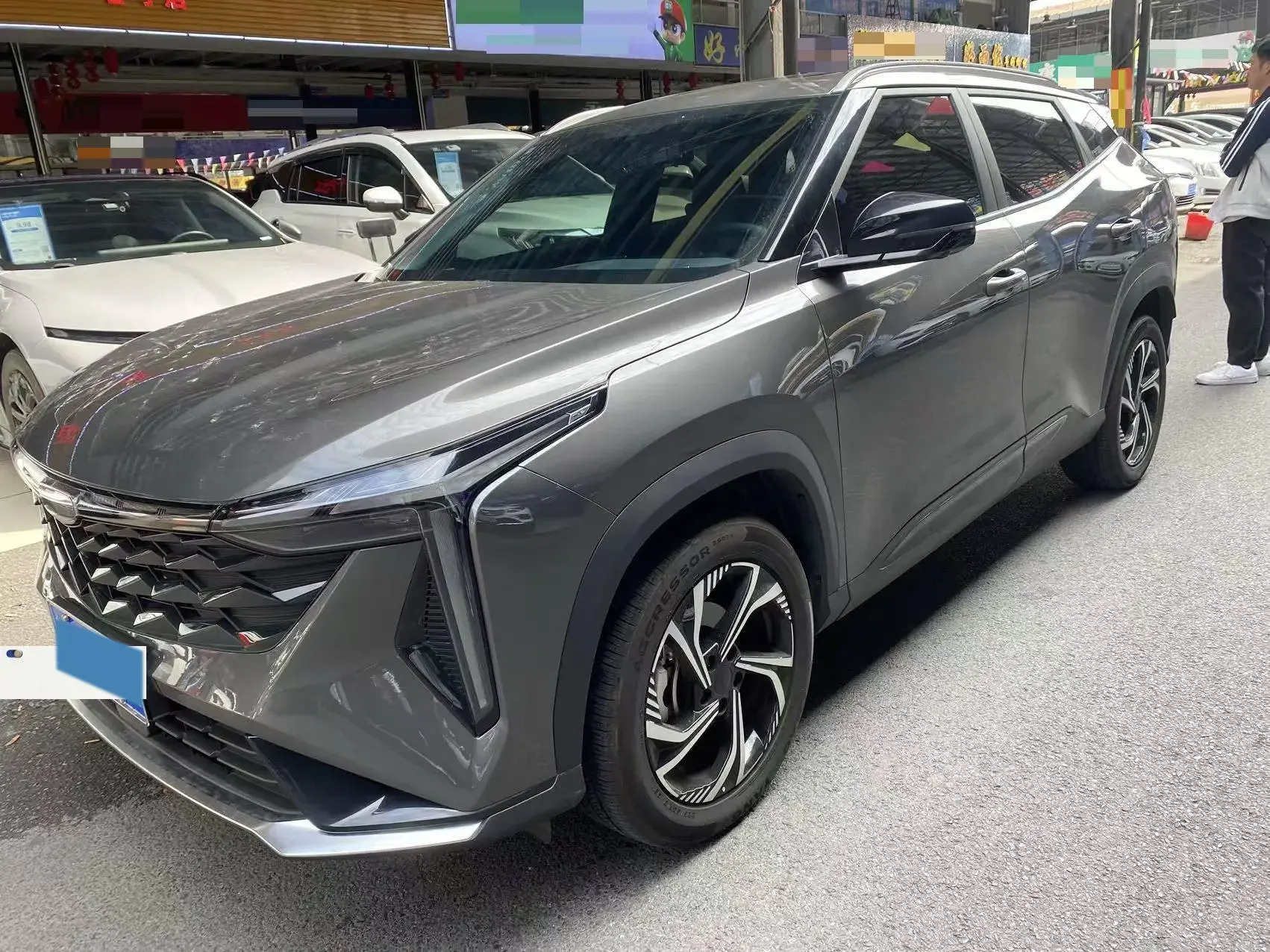 2024 GEELY AZKARRA view 1