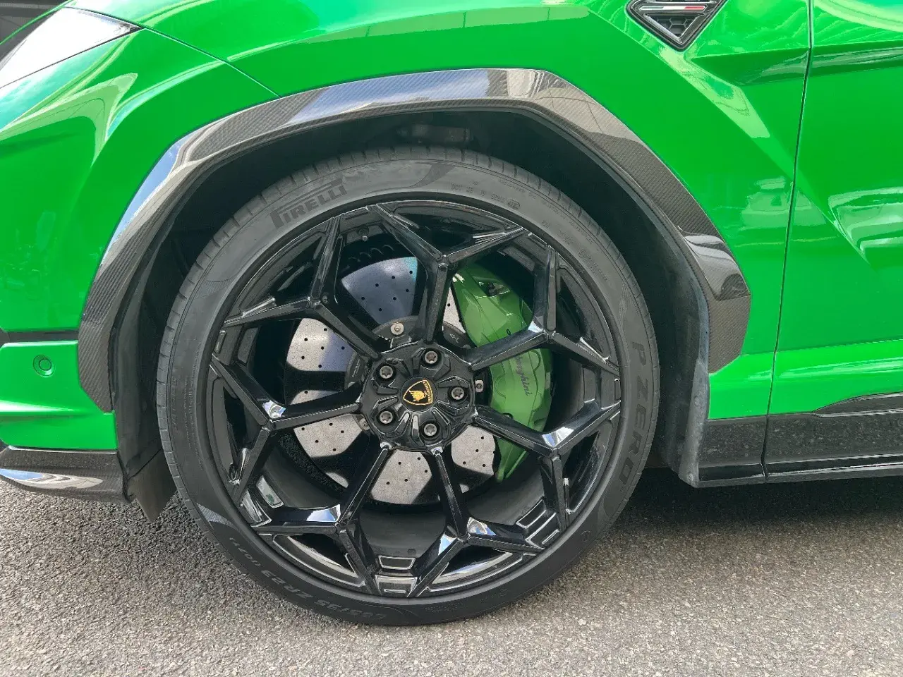 2023 LAMBORGHINI URUS thumbnail 2