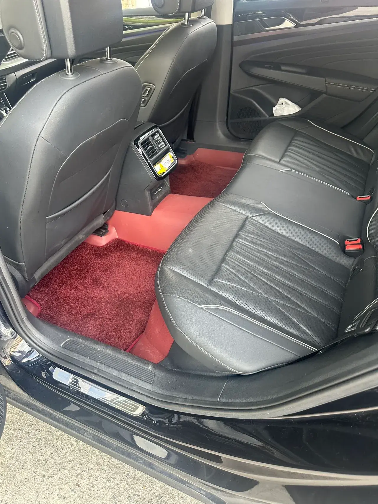 2022 VOLKSWAGEN PASSAT thumbnail 3