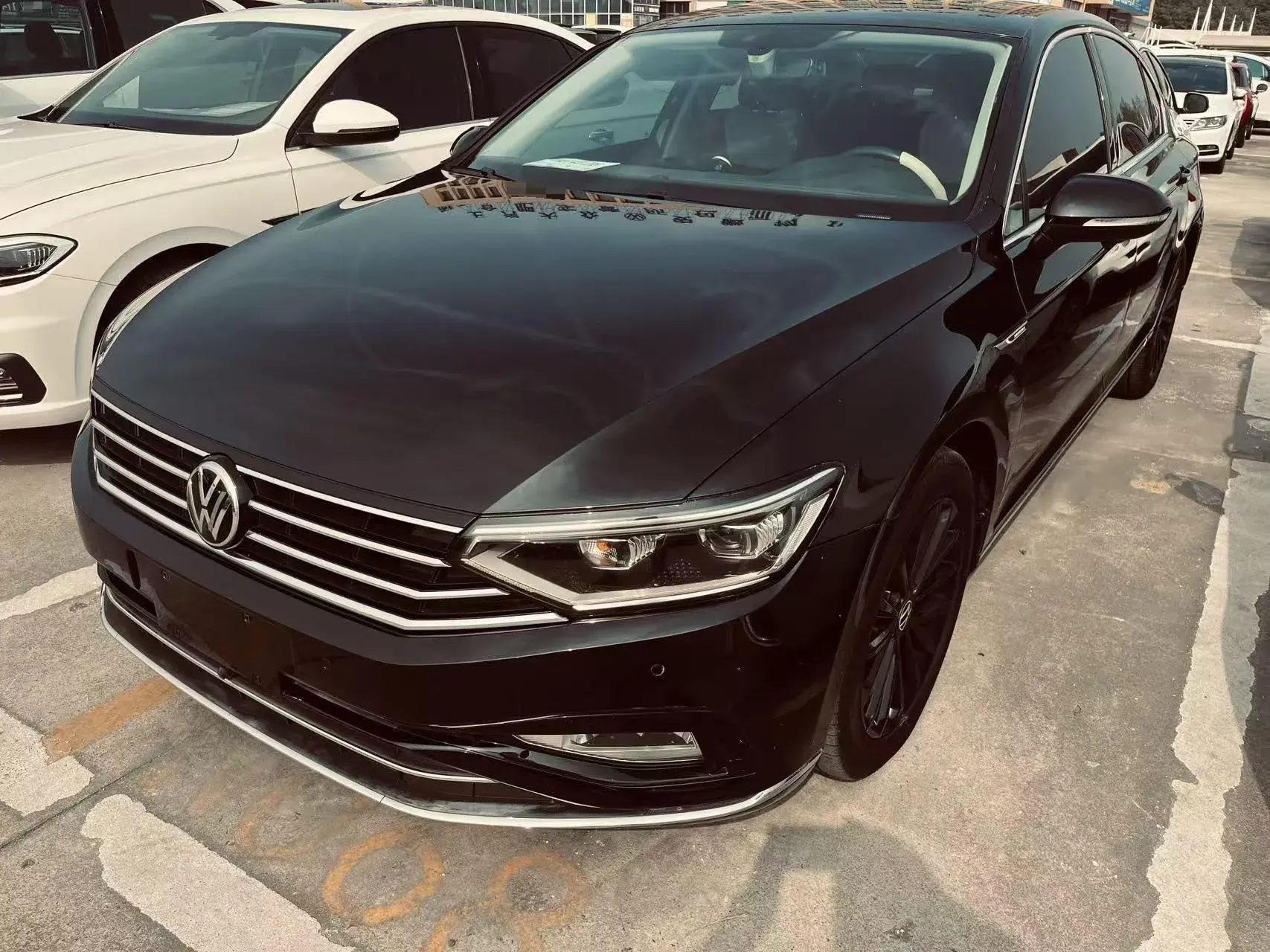 2020 VOLKSWAGEN MAGOTAN view 1