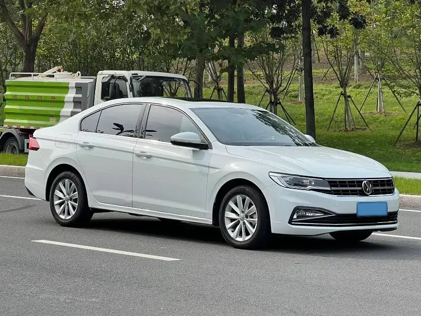 2020 VOLKSWAGEN BORA thumbnail 3