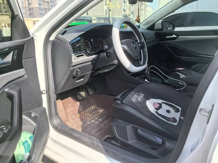 2020 VOLKSWAGEN SAGITAR thumbnail 2