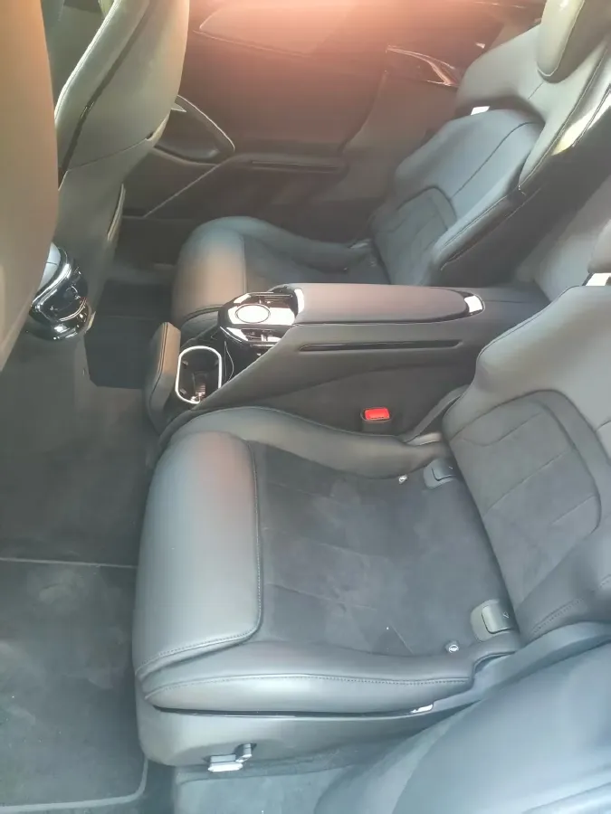 2023 Ferrari Purosangue 6.5L 725HP V12 8DCT,autocango,china used car exporter,china ev exporter,chinese used car exporter,chinese used ev exporter