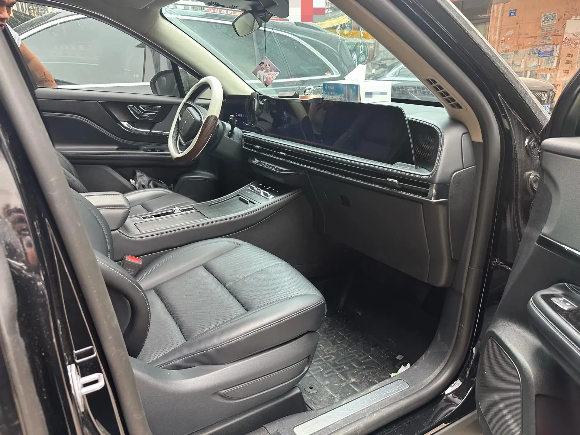 2024 LINCOLN CORSAIR thumbnail 3