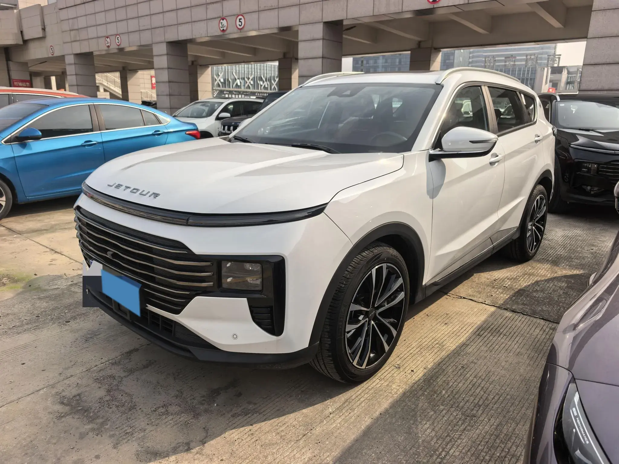 2025 JETOUR X70 view 1