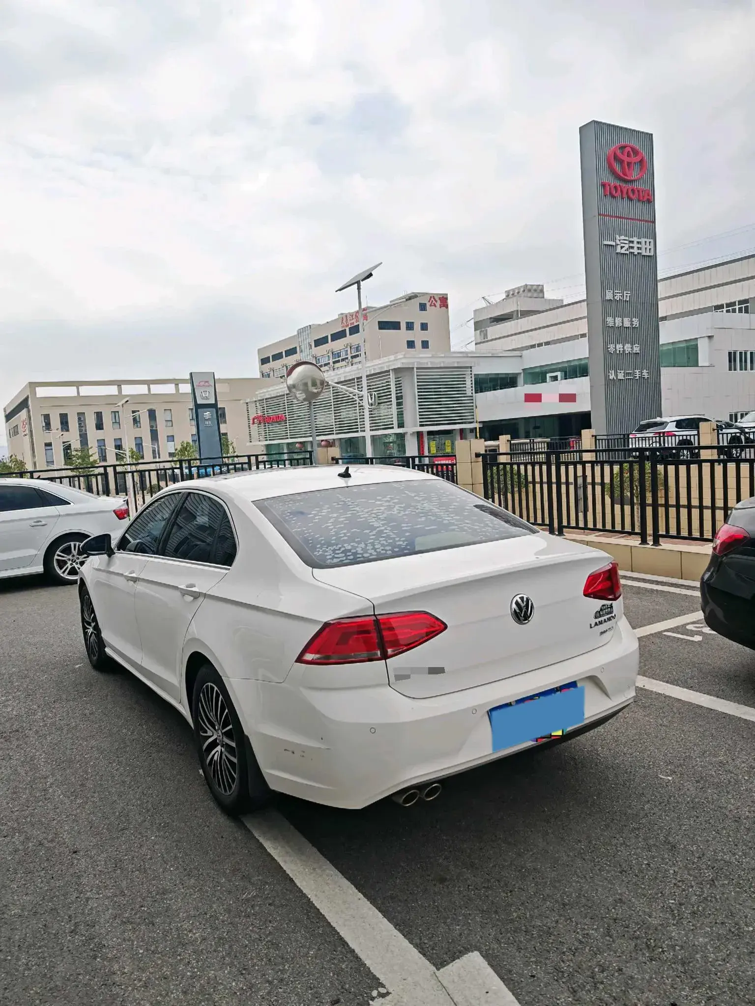 2017 VOLKSWAGEN LAMANDO thumbnail 4