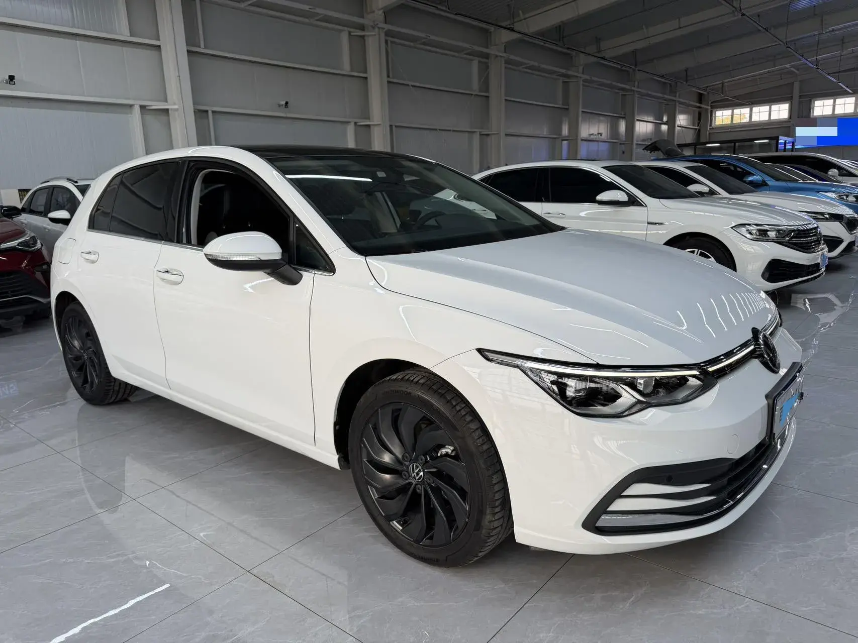 2023 VOLKSWAGEN GOLF thumbnail 3