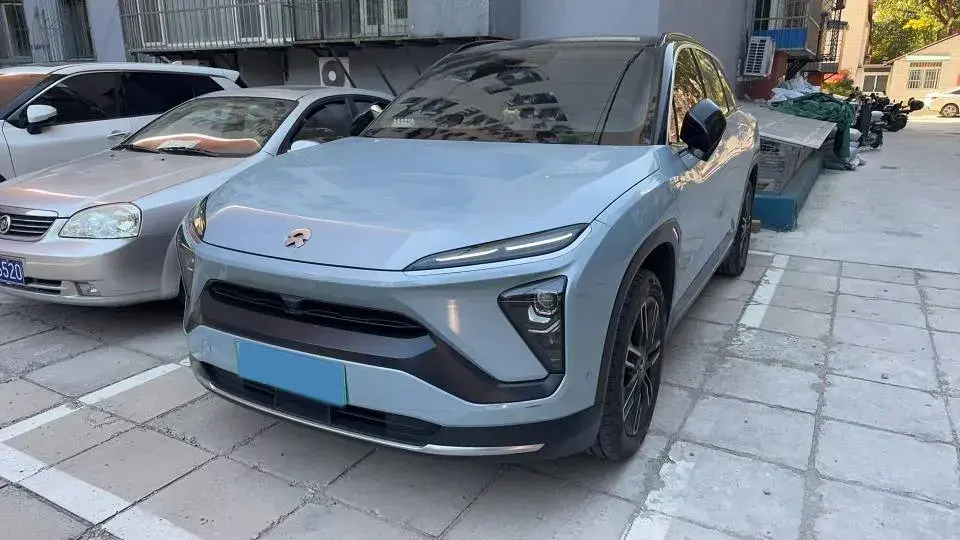 2020 NIO ES6 view 1