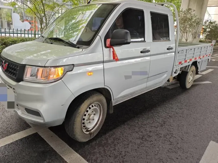 2021 WuLing RongGuang New Truck 1.8L 125HP L4 5MT,autocango,china used car exporter,china ev exporter,chinese used car exporter,chinese used ev exporter