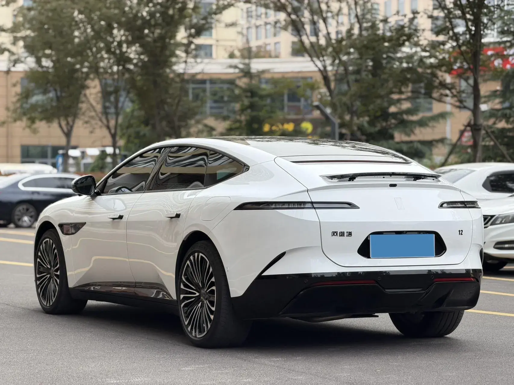 2025 AVATR 12 thumbnail 4