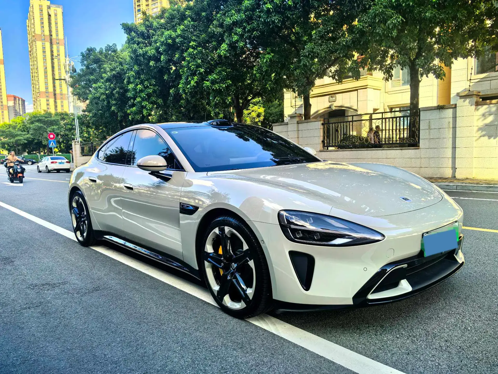 2024 MI SU7 thumbnail 2