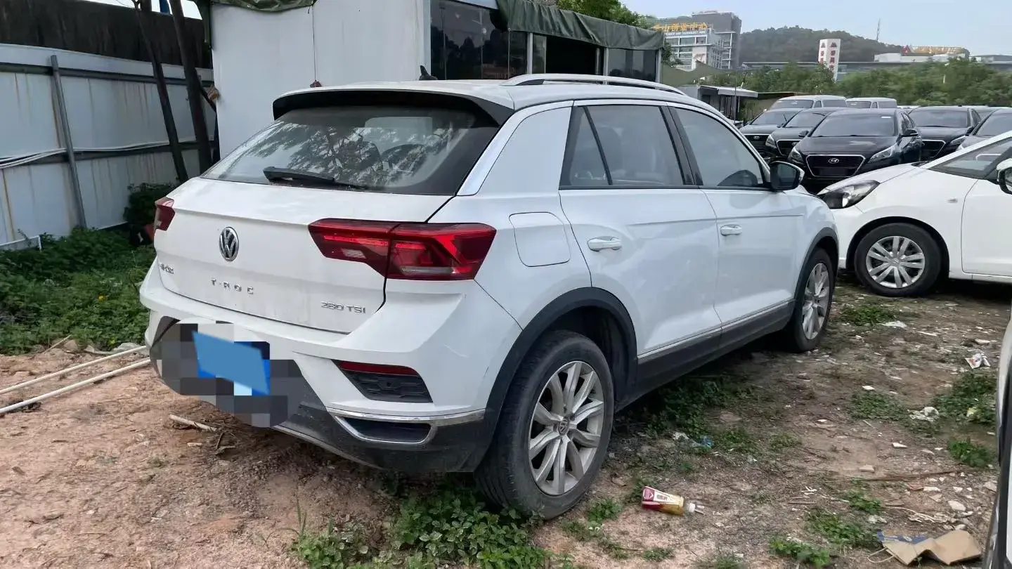 2020 VOLKSWAGEN T-ROC thumbnail 3