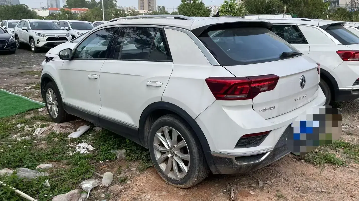 2020 VOLKSWAGEN T-ROC thumbnail 4