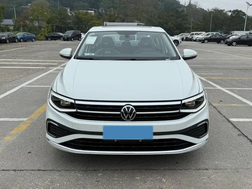 2025 VOLKSWAGEN BORA thumbnail 2