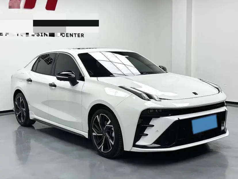 2023 LYNK&CO 03 thumbnail 2