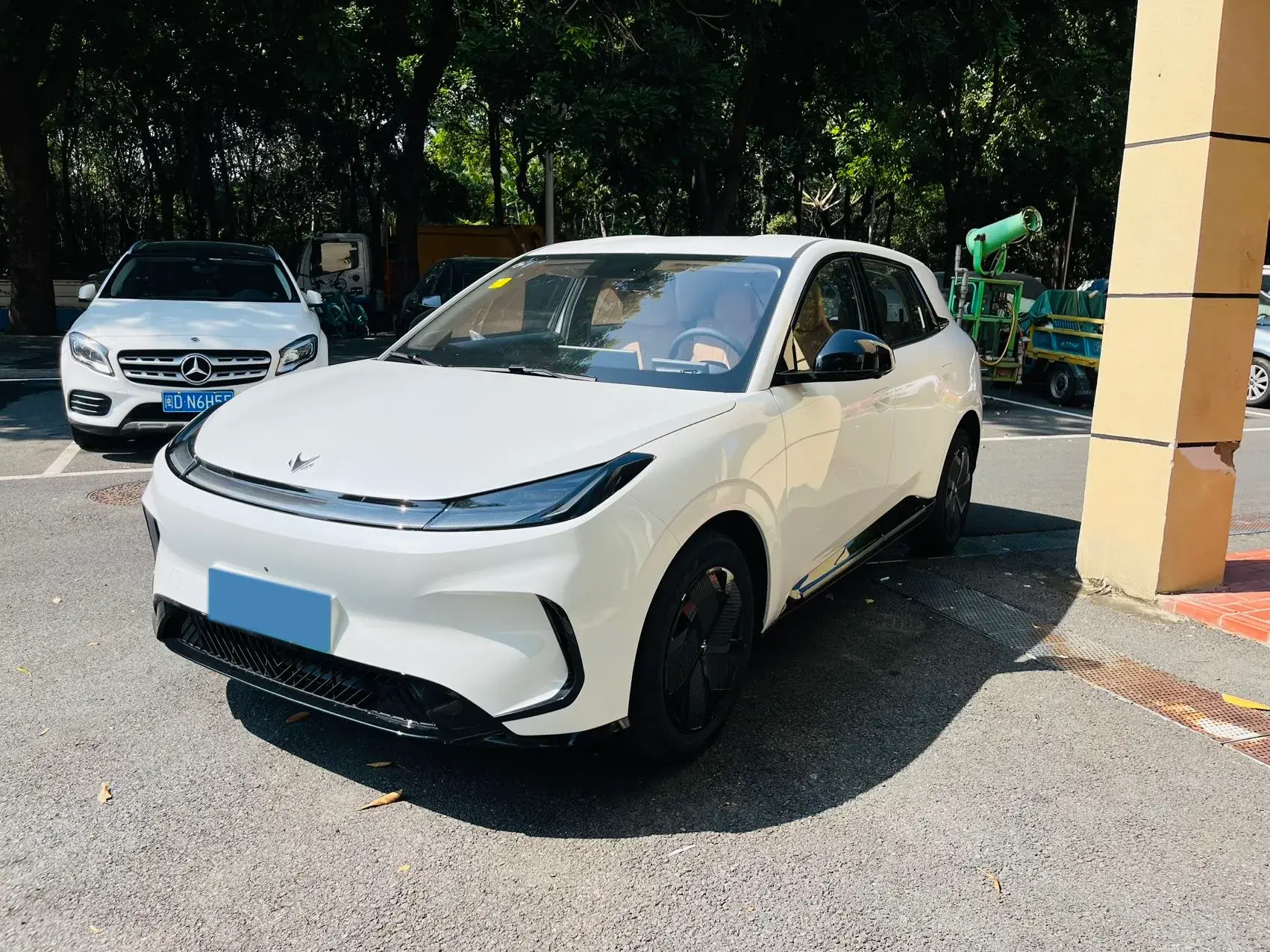 2025 ARCFOX T1 view 1