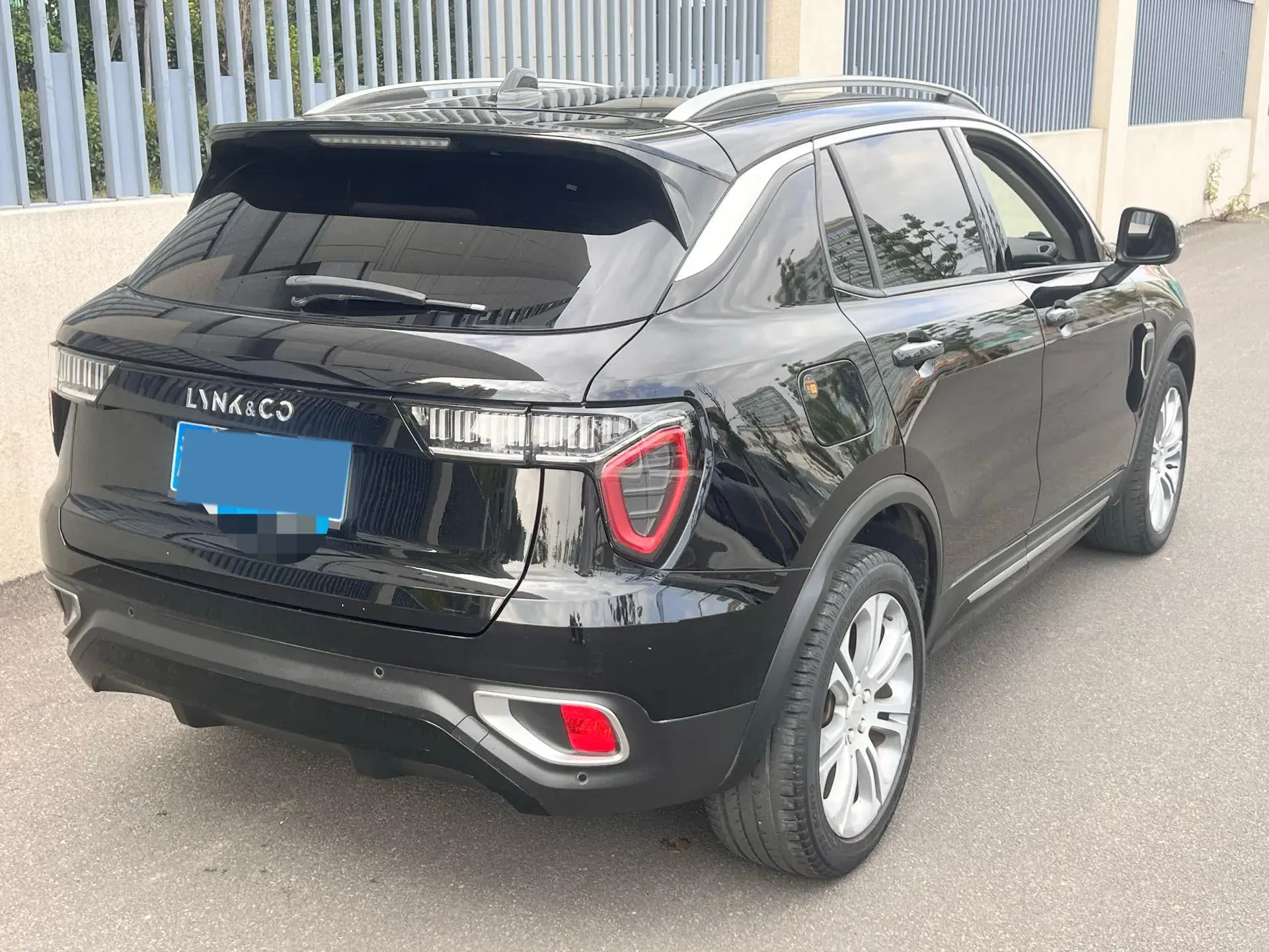 2019 LYNK&CO 01 thumbnail 2