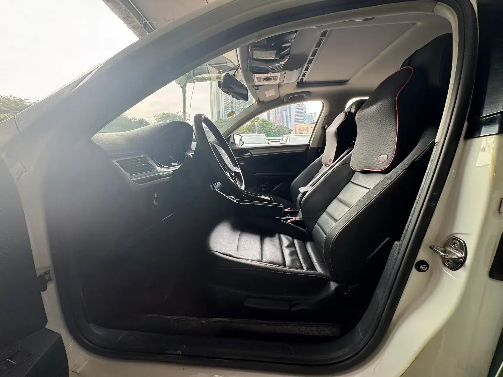 2018 VOLKSWAGEN BORA thumbnail 4