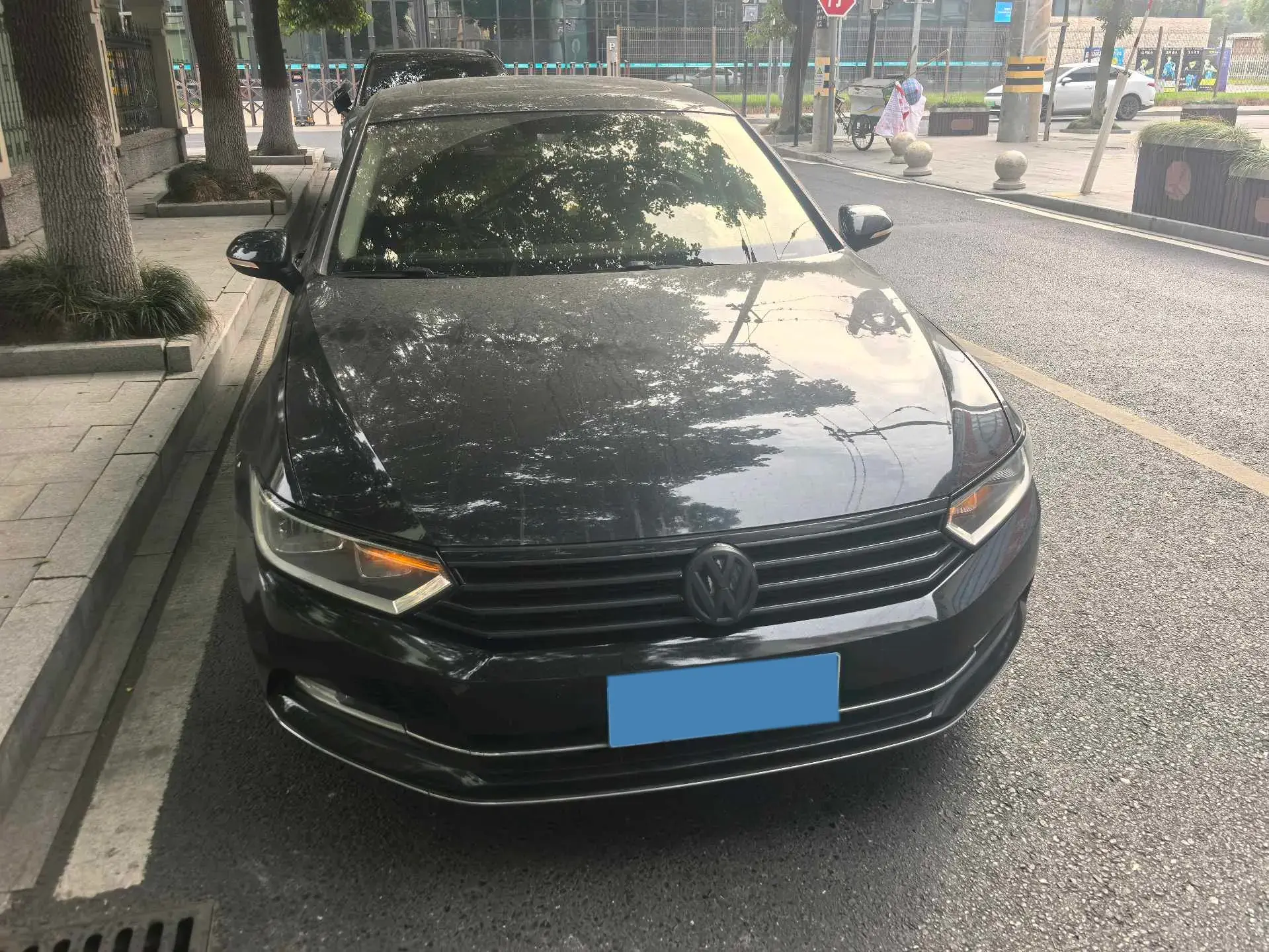 2018 VOLKSWAGEN MAGOTAN thumbnail 2