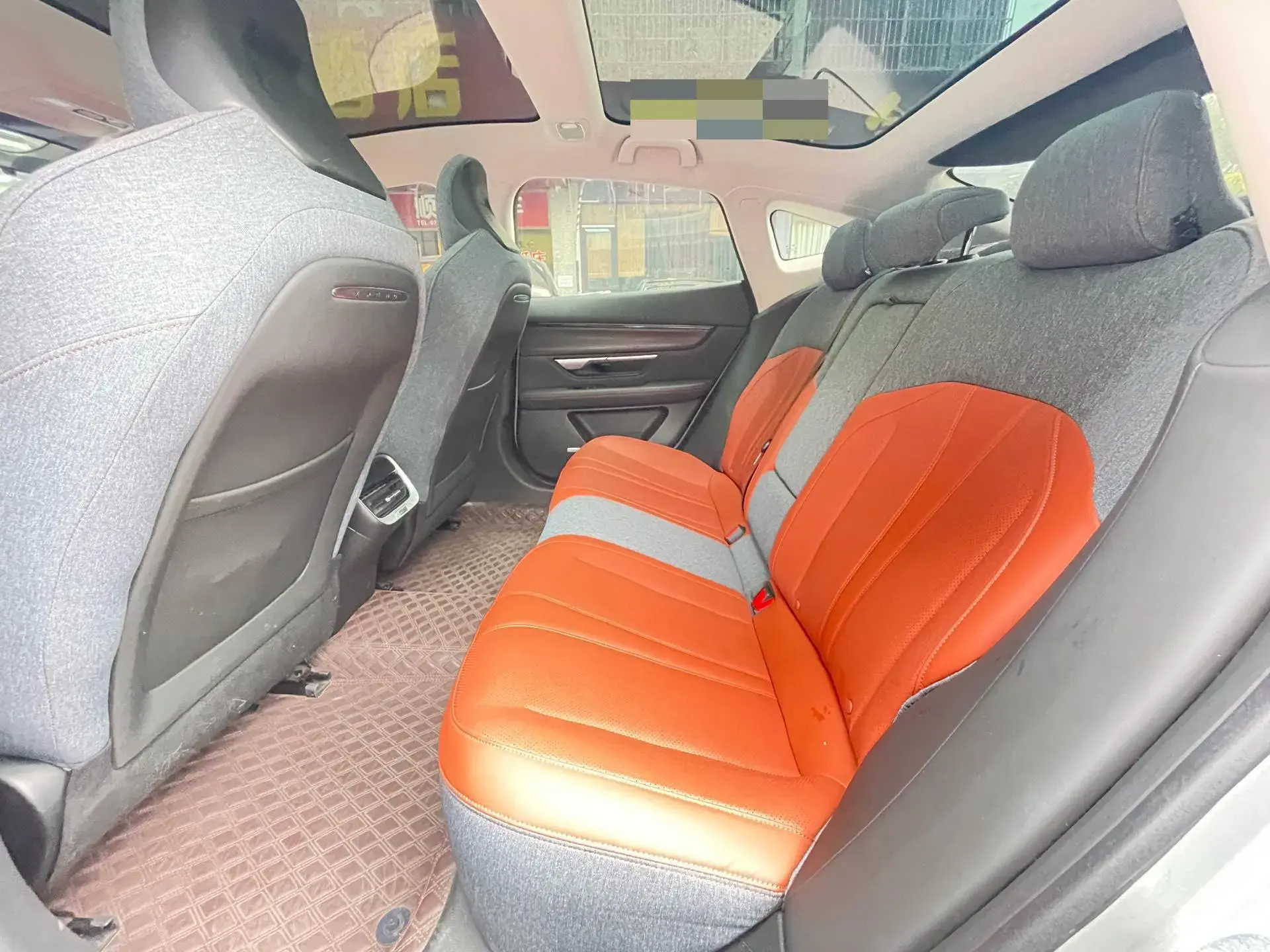 2022 XPENG P7 thumbnail 4