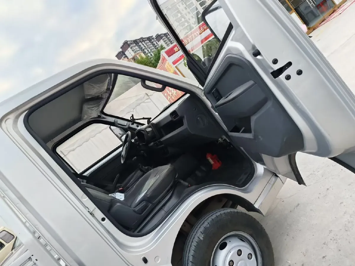 2023 WuLing Loong Truck 2.0L 136HP L4 5MT,autocango,china used car exporter,china ev exporter,chinese used car exporter,chinese used ev exporter