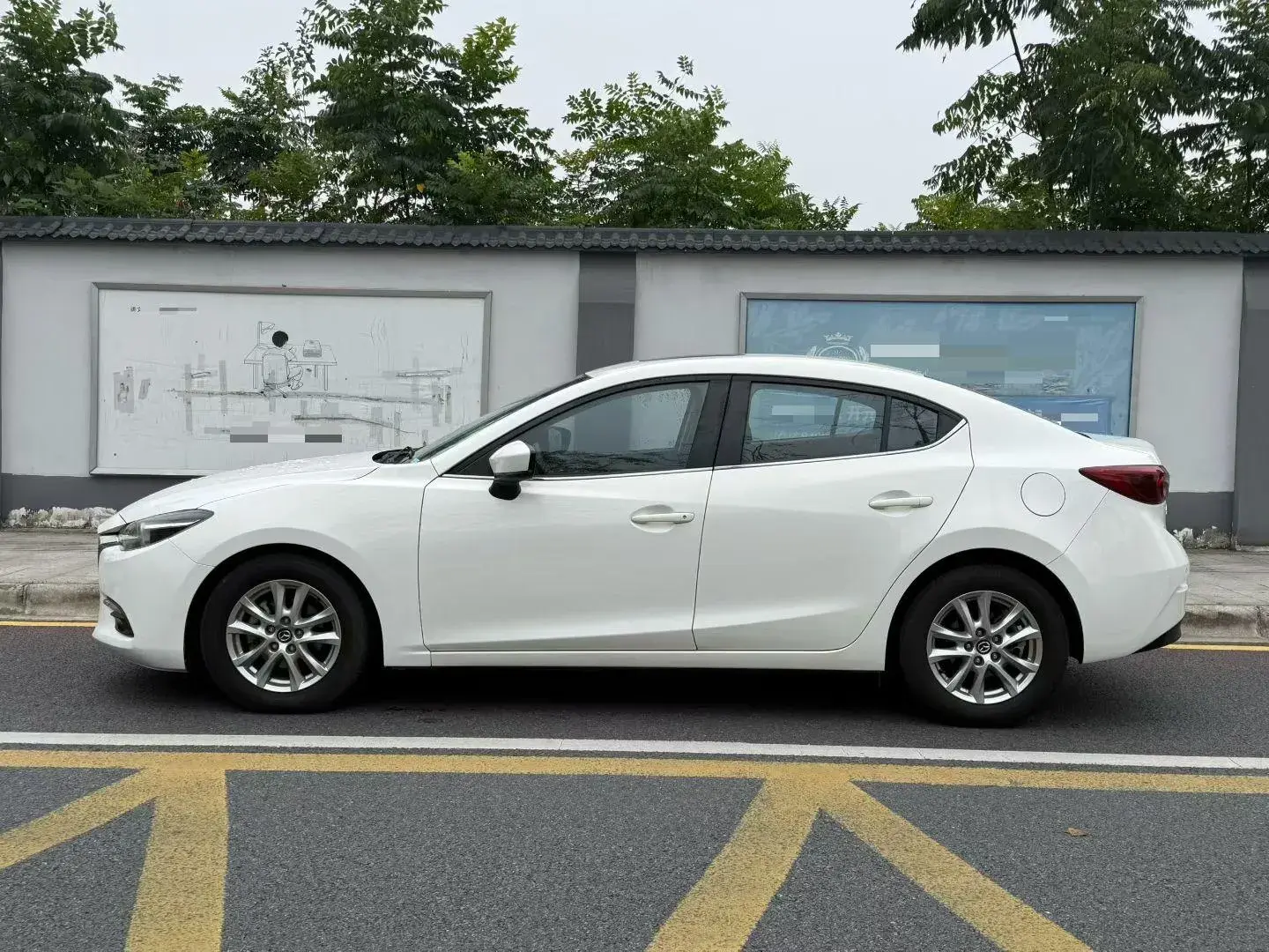 2017 MAZDA 3 thumbnail 4