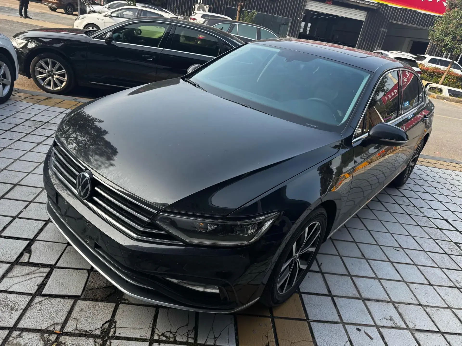 2020 VOLKSWAGEN MAGOTAN view 1