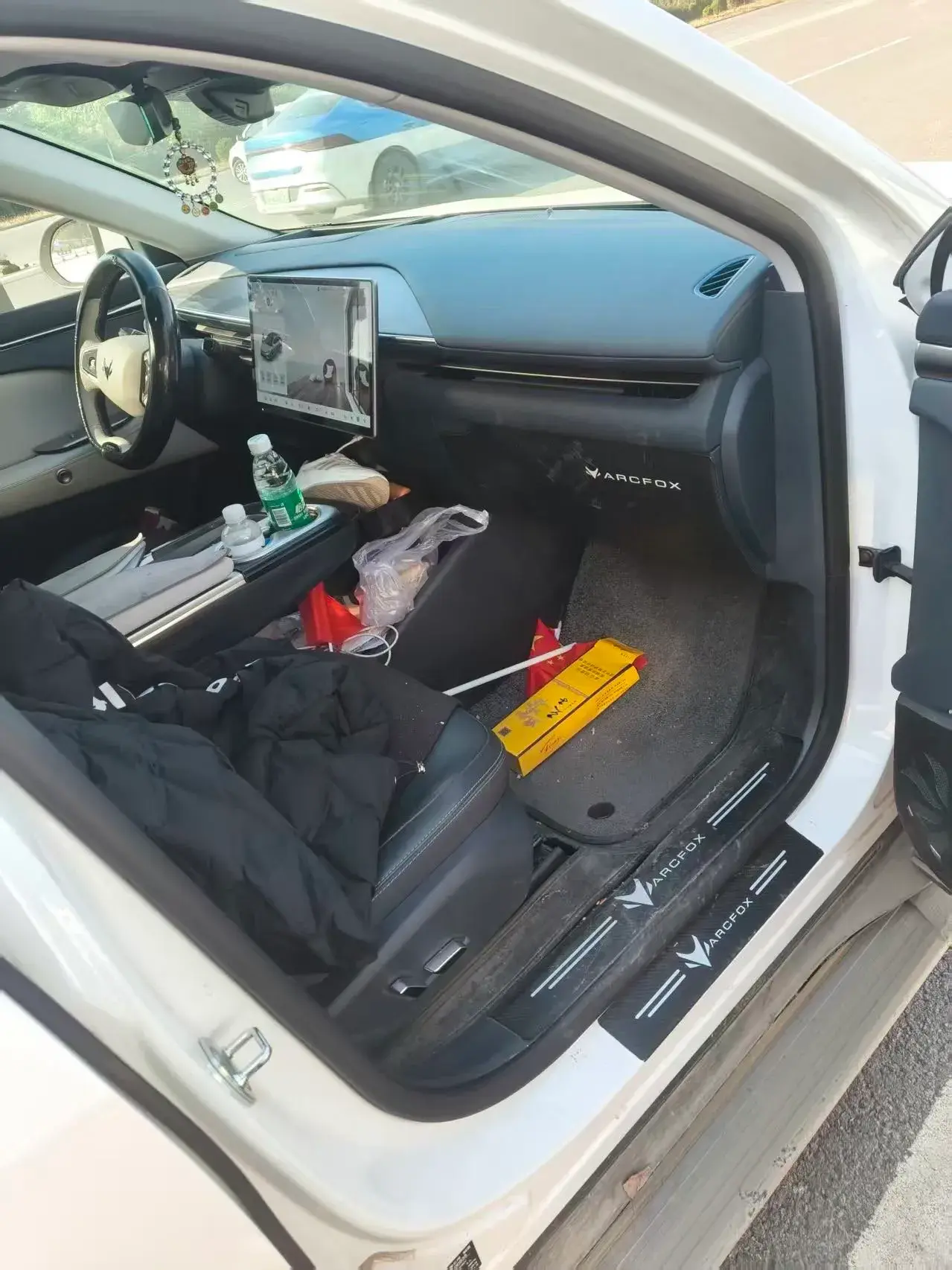 2024 ARCFOX ΑT5 thumbnail 4