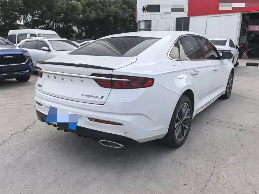 2023 GEELY PREFACE thumbnail 3