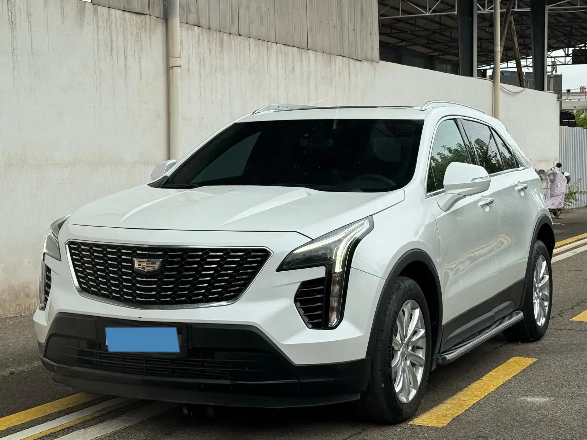 2022 CADILLAC XT4 view 1