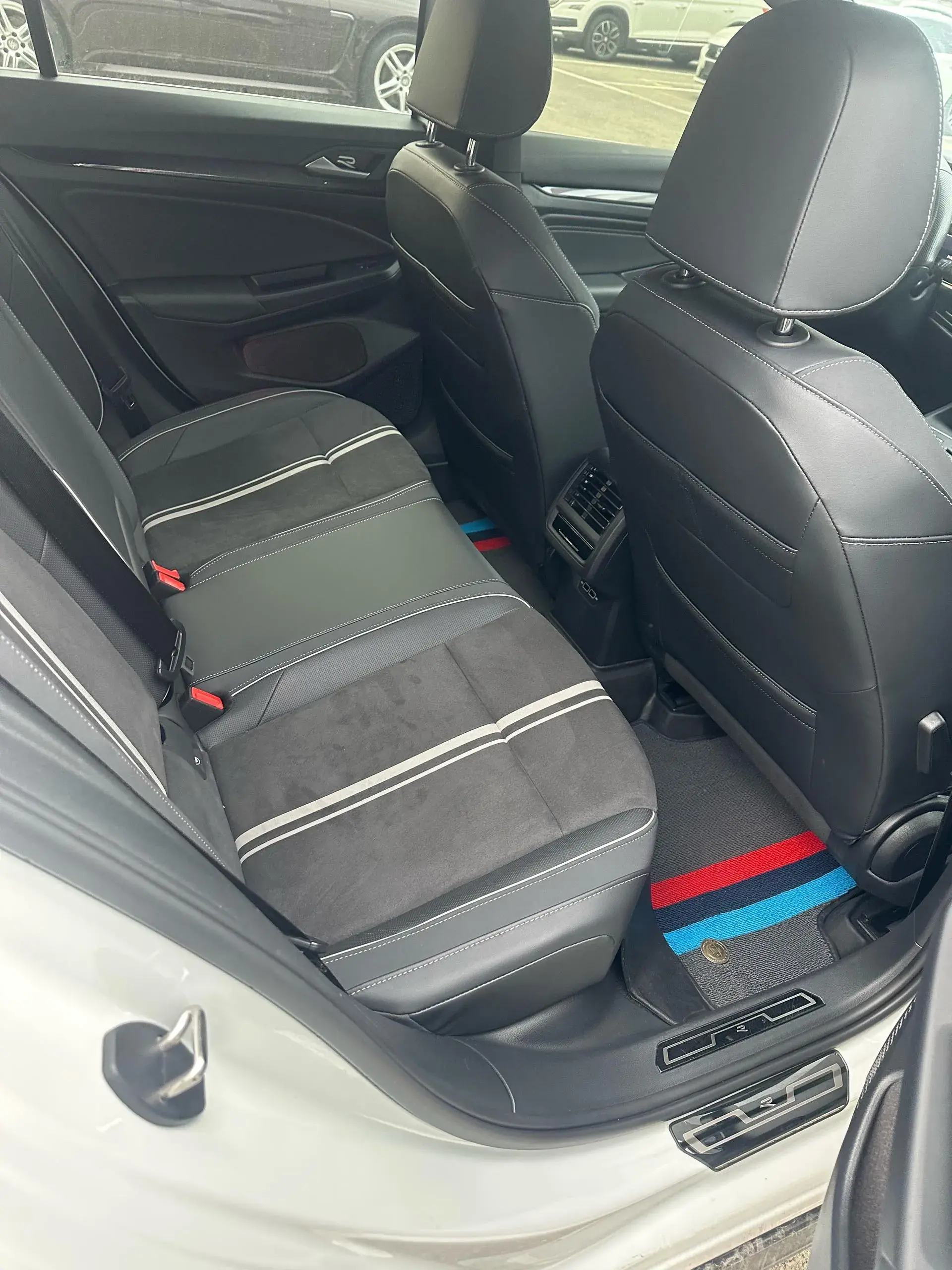 2023 VOLKSWAGEN GOLF thumbnail 4