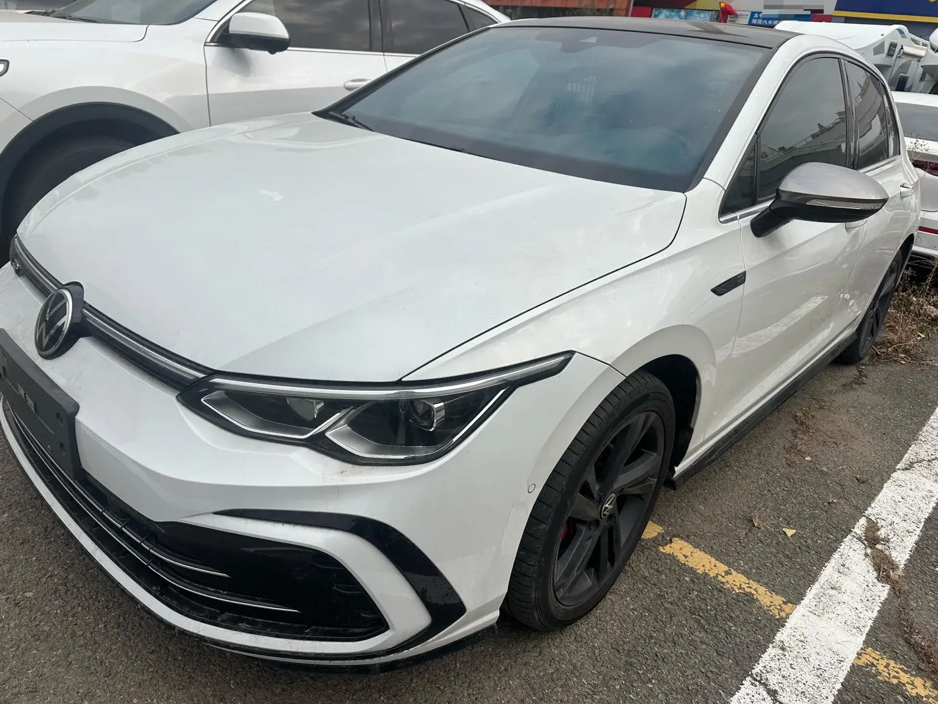 2023 VOLKSWAGEN GOLF view 1